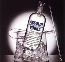Черно-белая реклама Absolut