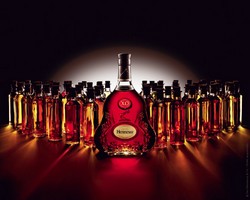 Hennessy  в поисках литературных талантов