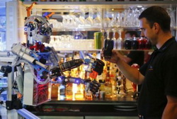 Робот-бармен